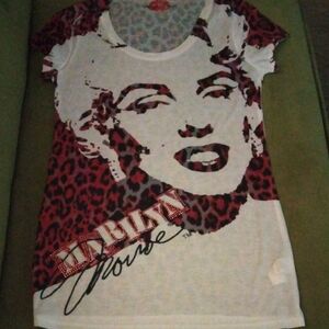 Marilyn Monroe White Tee with Red Leopard Graphic